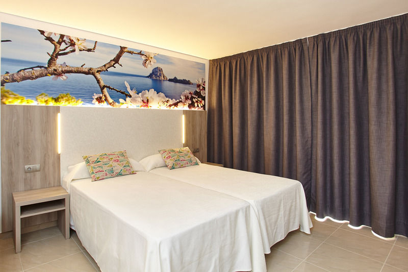 Apartamentos Mar I Vent (Adults Only) Sant Antoni de Portmany Extérieur photo